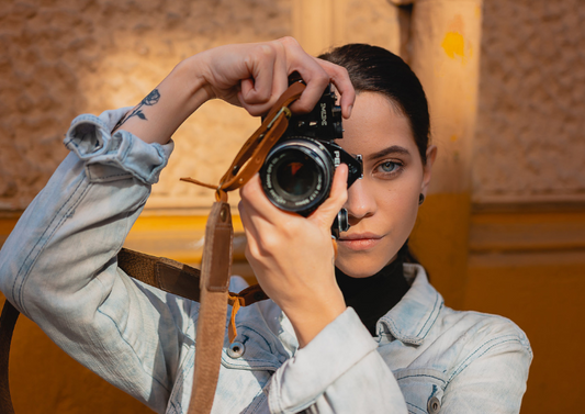 ¿Por qué los fotógrafos se están cambiando al cuero artesanal?